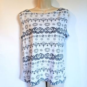 🐈Derek heart plus sleeveless top